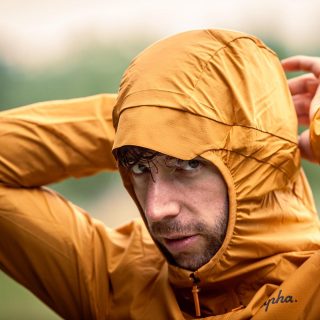 There’s no such thing as bad weather, only bad clothing. 

Een comfortabele extra laag op de mountainbike van @raphamtb. Review nu online!

#mtblife #mtb #mountainbike #trailmtb #herfst #rapha #windbreaker #review